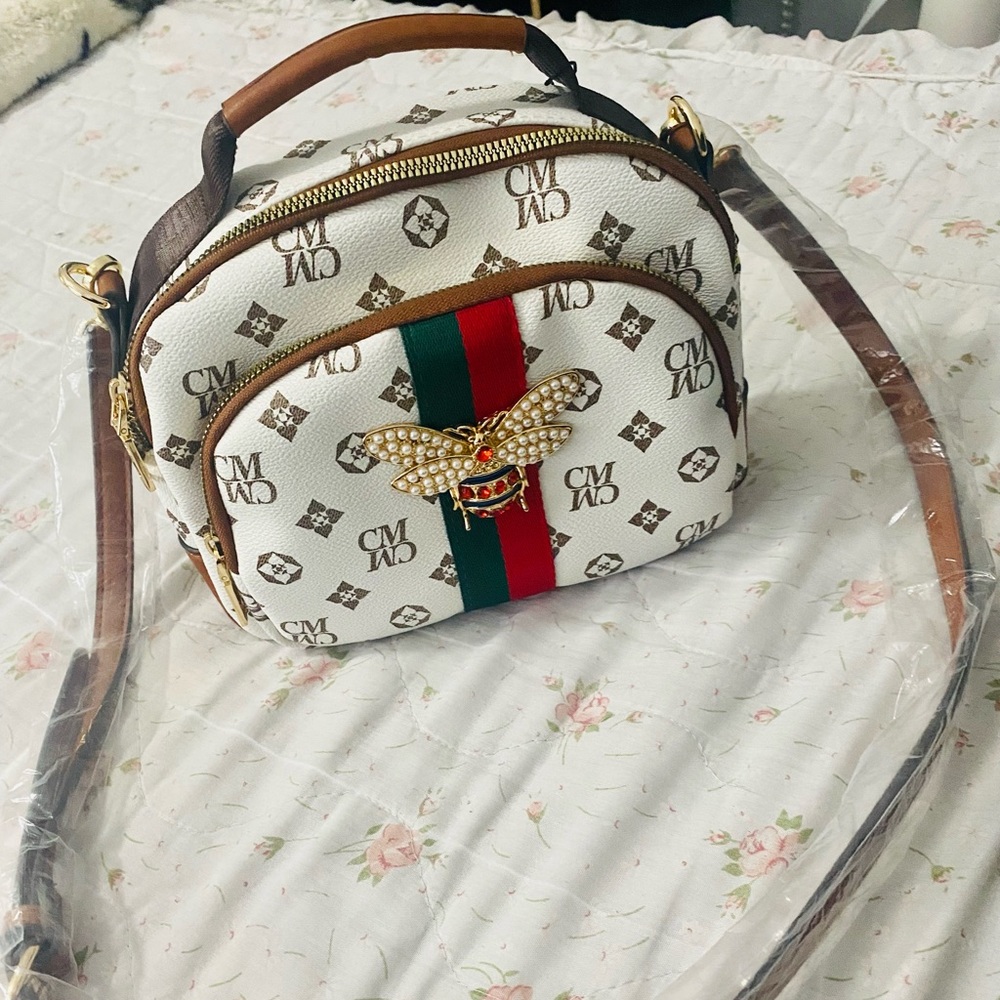 Medium Crossbody